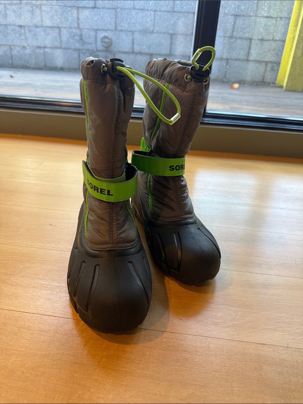 Sorel Snow / Ski Boots - Men’s 7